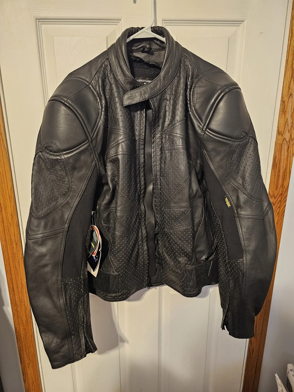 New With Tags. Mossi Black Leather Motorcycle Jacket Size 48 Mens